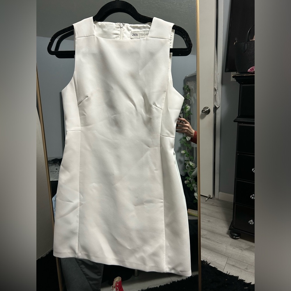 New white BEBE dress